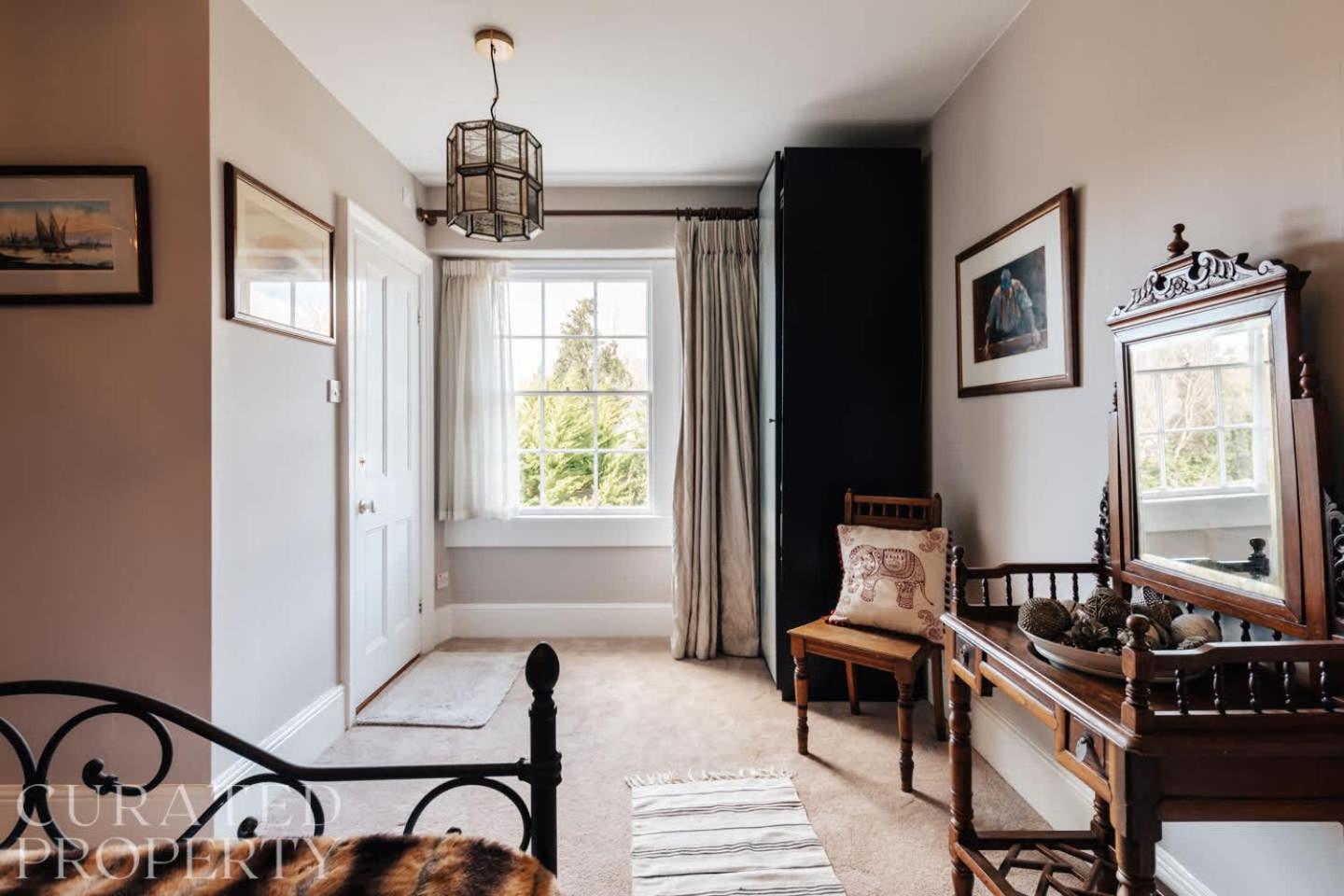 Townhouse With Garden & Free Parking Holiday home